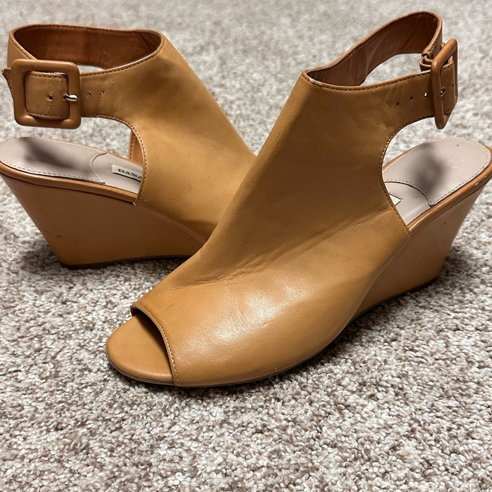 Dana Bachman Tan leather wedge heel sandal.